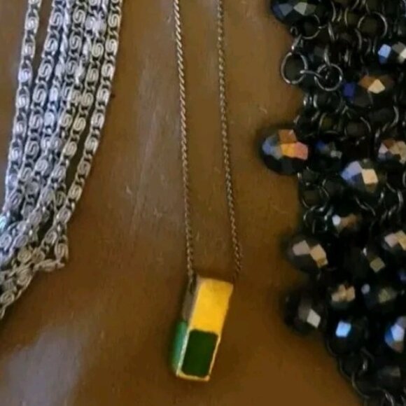 7 Vintage Necklaces - Picture 3 of 8